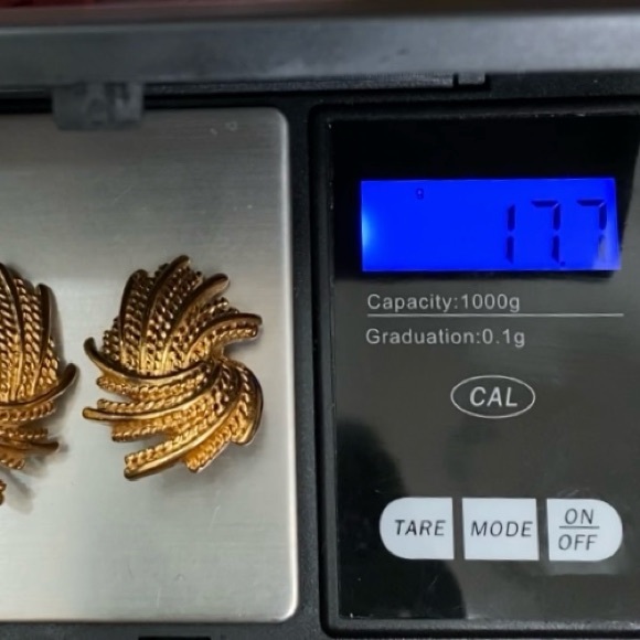 Vintage MONET Signed Gold-tone Wheat Spray Rope Feather Clip On Earrings - Picture 9 of 15